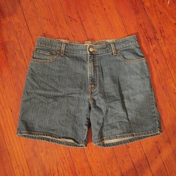 Levi's 550 Relaxed Dark Wash Shorts Sz 16 - Picture 1 of 10